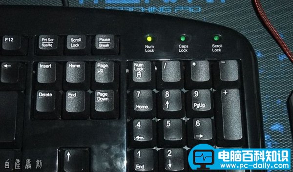 键盘上的三个灯是什么？三个指示灯不亮怎么办？