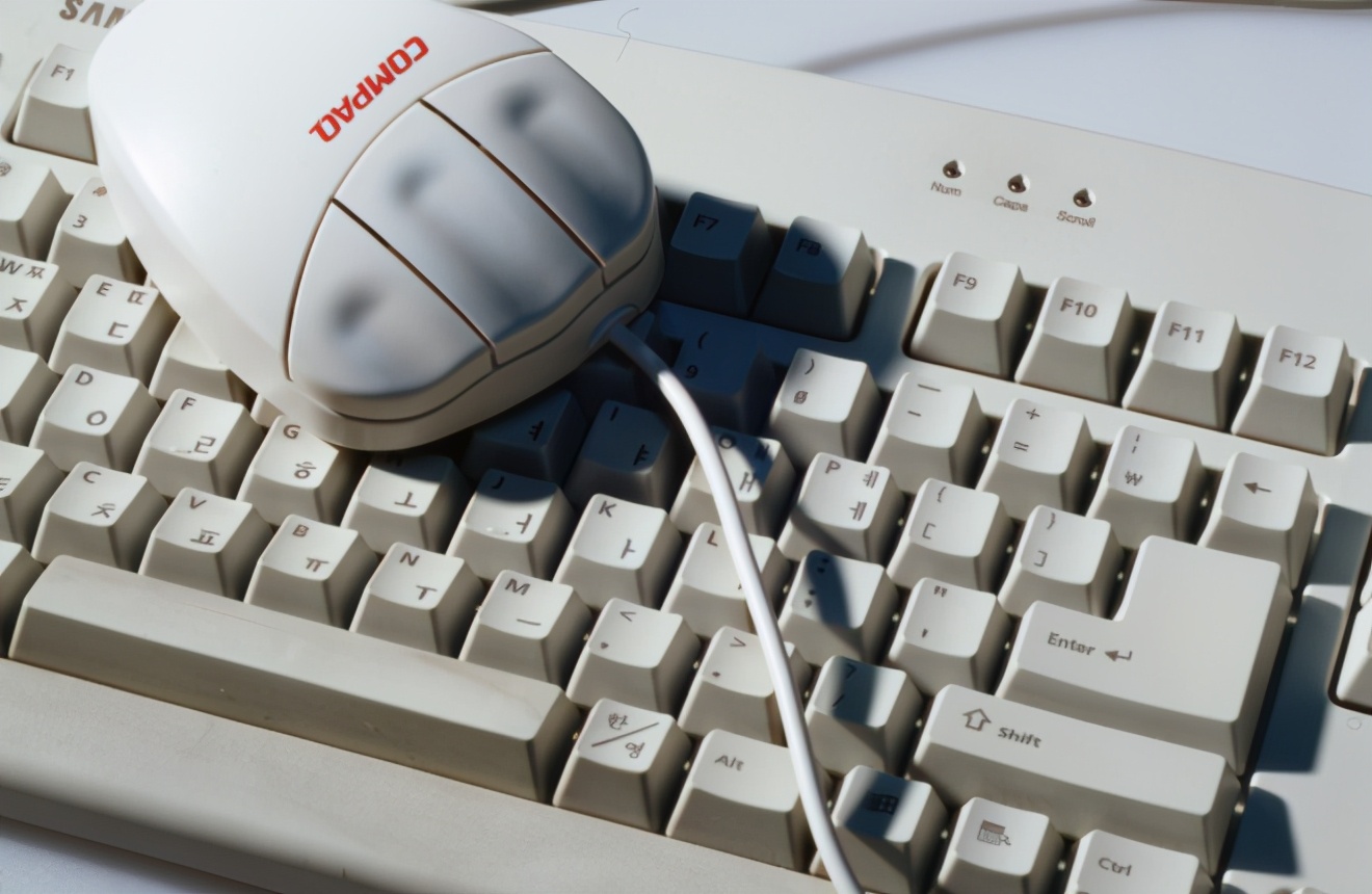 键盘上的哪些键可以当鼠标右键使用