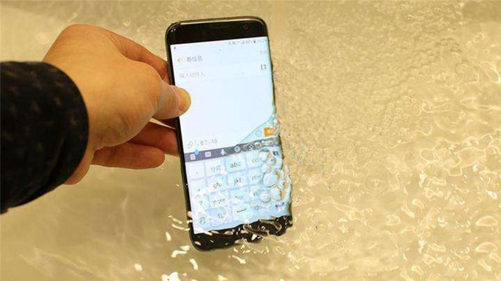 苹果7防水性能怎么样（Phone防水效果为什么不同）(1)