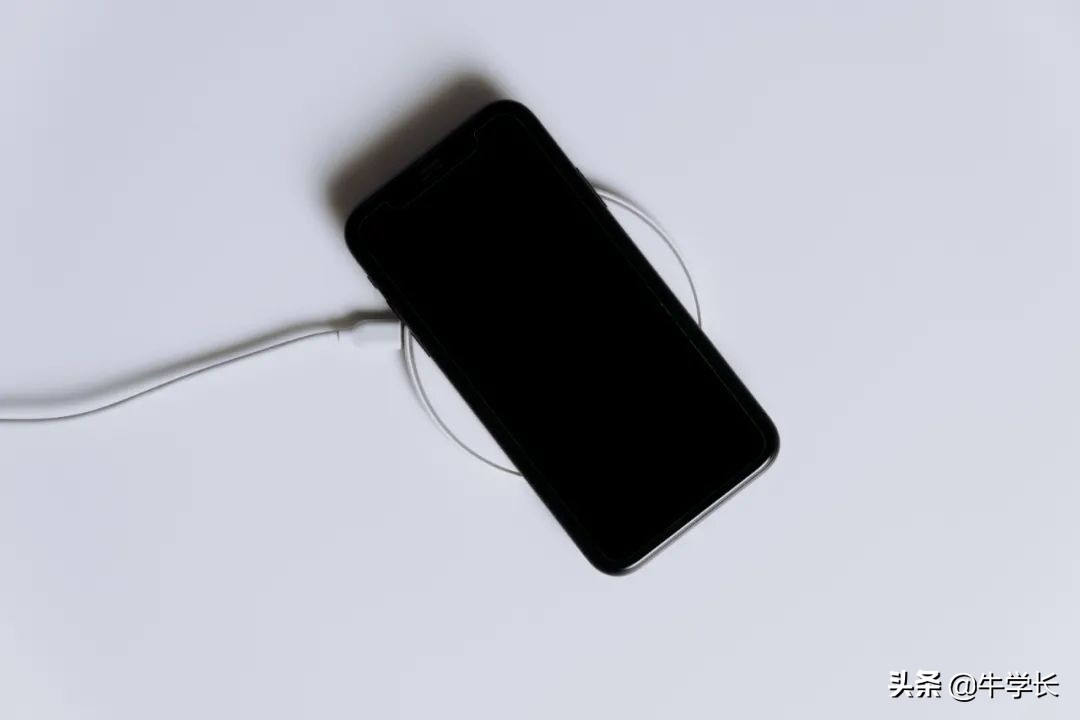苹果手机第一次充电注意事项（iPhone13/12第一次充电怎么充）(3)