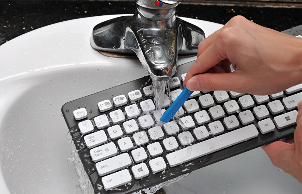 笔记本键盘怎么清洗（电脑键盘的清洁技巧）(8)