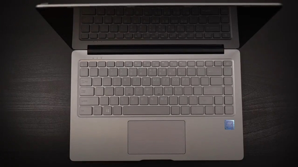山寨苹果笔记本配置太奇葩（这是国产最强山寨MacBookAir）(1)