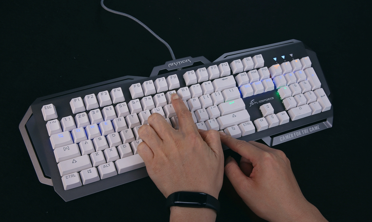 键盘怎么调灯光特效（普通机械键盘灯光颜色怎么切换）(17)