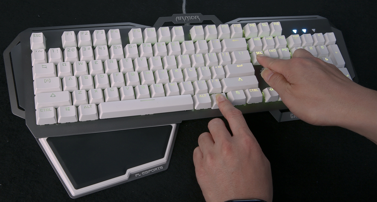 键盘怎么调灯光特效（普通机械键盘灯光颜色怎么切换）(4)