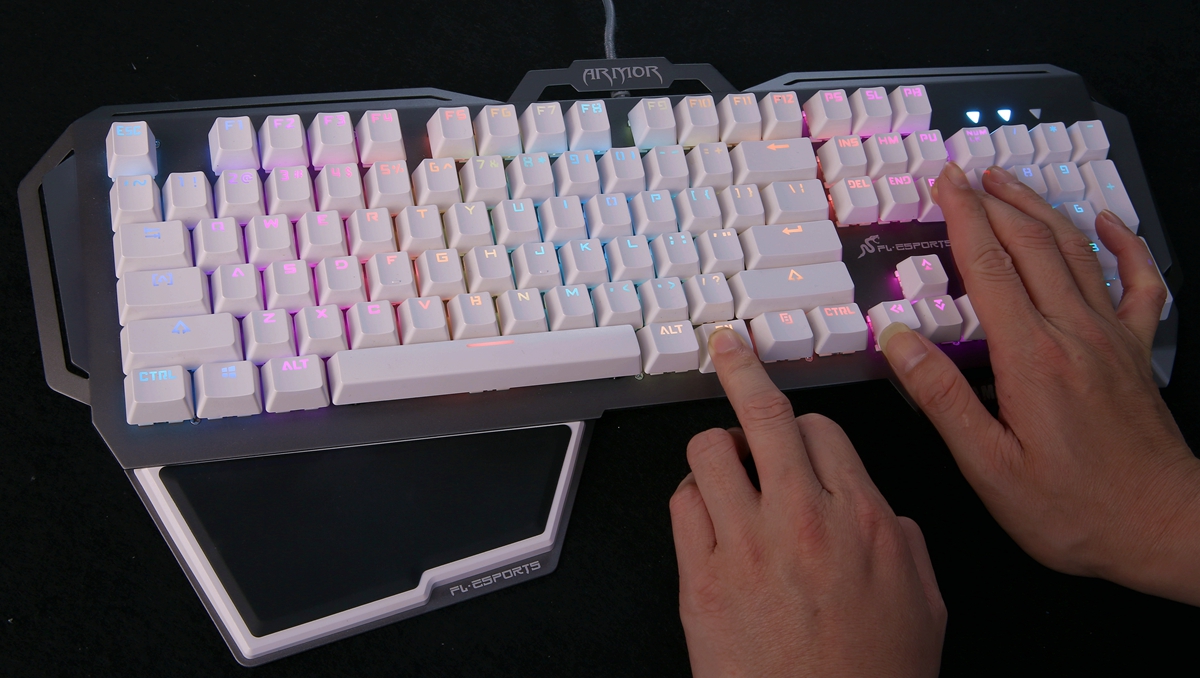 键盘怎么调灯光特效（普通机械键盘灯光颜色怎么切换）(7)