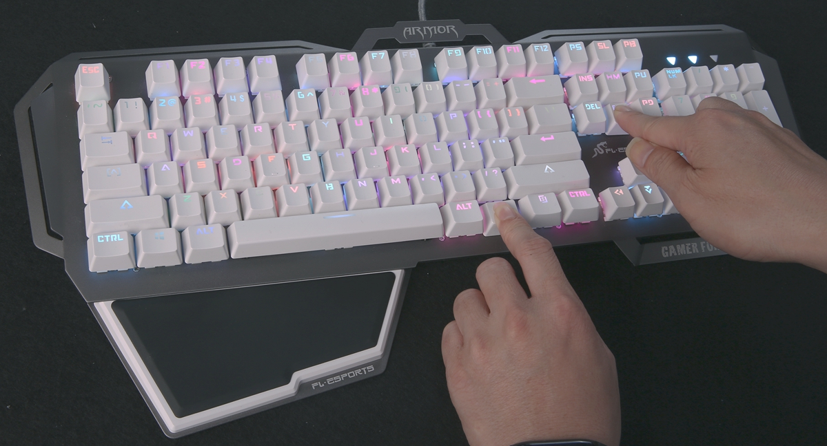 键盘怎么调灯光特效（普通机械键盘灯光颜色怎么切换）(5)