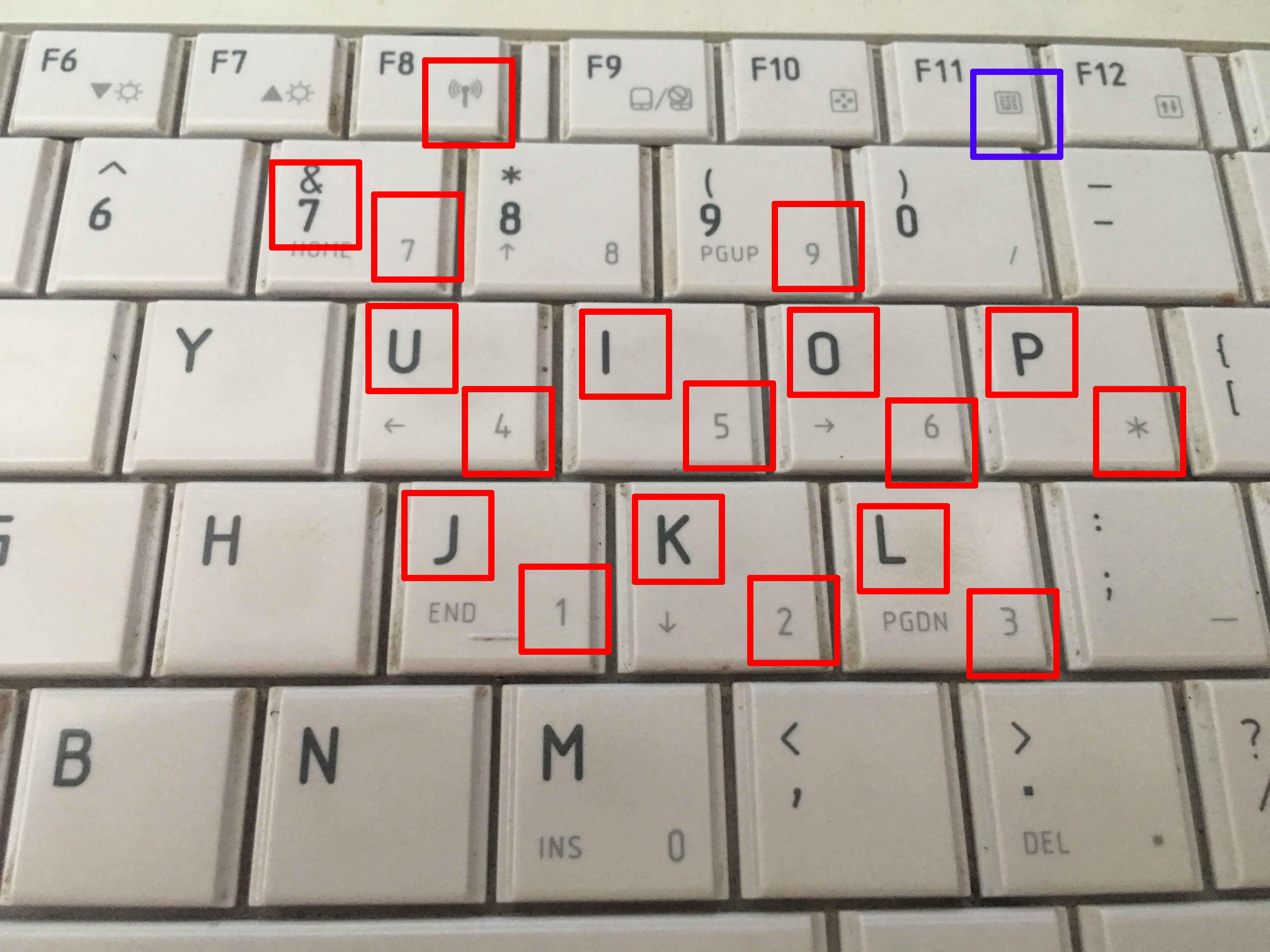 键盘打字母出现数字（笔记本键盘字母变成数字怎么解决）(1)