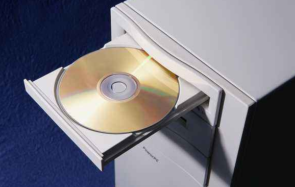 电脑怎么设置光盘启动重装系统（光盘重装系统图文教程）(2)