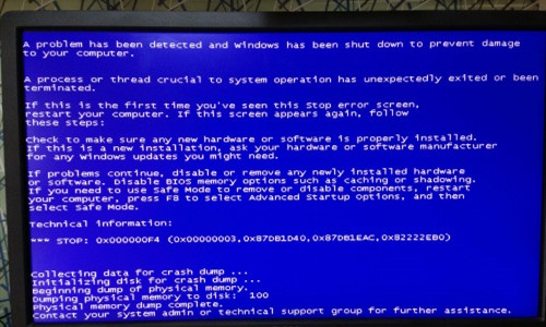 电脑蓝屏oxoooooof4（电脑蓝屏代码0x000000f4的原因和解决方法）(1)