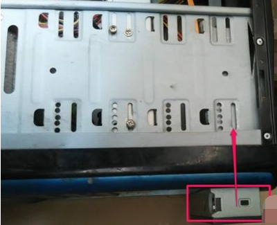 台式电脑怎么安装光驱（台式机安装光驱的方法）(8)