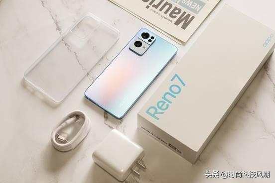 opporeno7参数配置及价格（oppo reno7深度评测）(1)