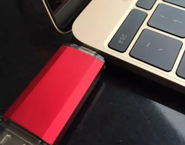 u盘容量为什么会少-(u盘容量少了)