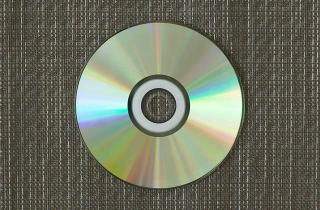 电脑里可以长期放一张光盘吗-(电脑里可以长期放一张光盘吗)