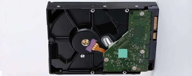 电脑能开机找不到硬盘分区-(电脑分区后开机找不到硬盘)