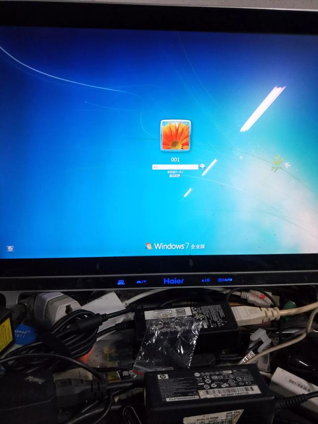 win7怎么用u盘破解密码-(win7怎么用u盘破解密码开机)