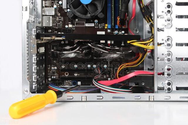 电脑开机如何设置固态硬盘启动-(电脑开机如何设置固态硬盘启动项)