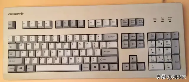电脑键盘字母变成汉字-(电脑键盘字母变成汉字怎么办)