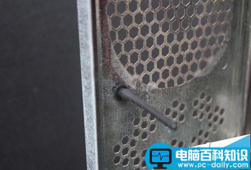 电脑机箱怎么安装风扇减震胶钉保护主板cup?