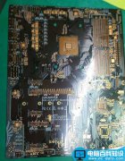 技嘉AX370-Gaming AM4主板曝光:一块裸露的PCB电路板